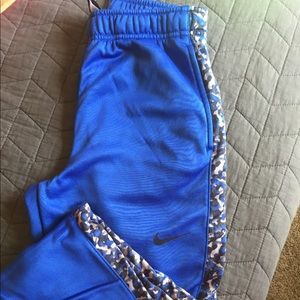 Nike boys sz l fleece pants